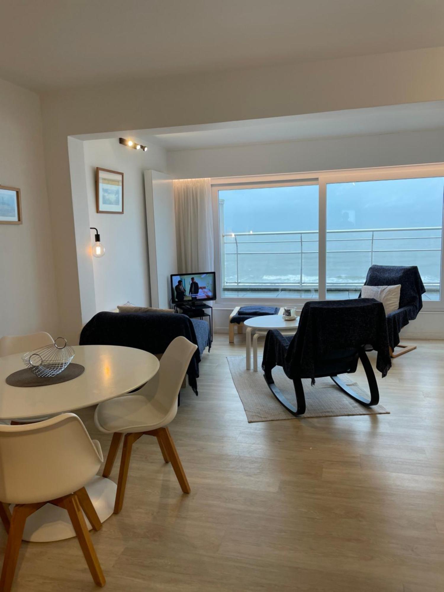 Апартаменты Penthouse On The Belgian Coast With Sea & Landscape Views Вендуйне Экстерьер фото